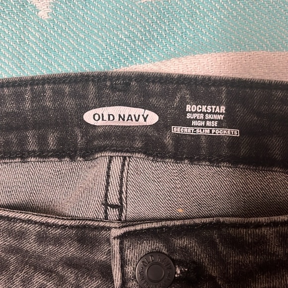 Old Navy Rockstar Super Skinny High Rise Button Fly faded black jeans size 16T - Picture 8 of 14